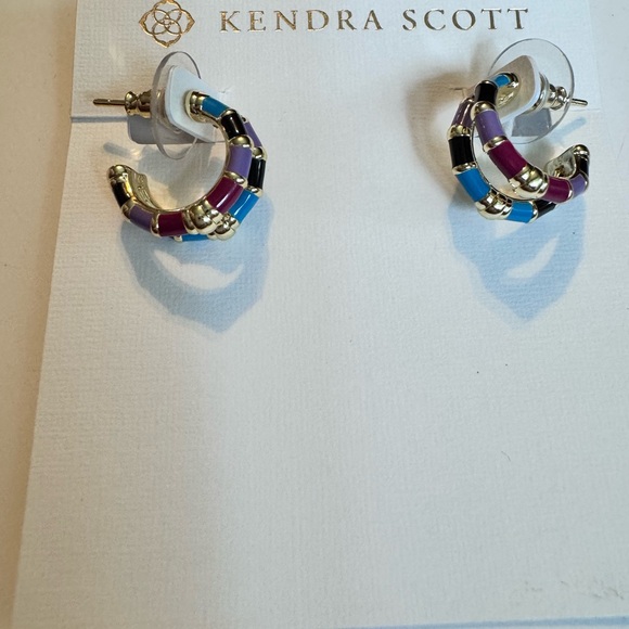 Kendra Scott Essie Gold Huggie Earrings in Orchid Mix - Picture 1 of 10
